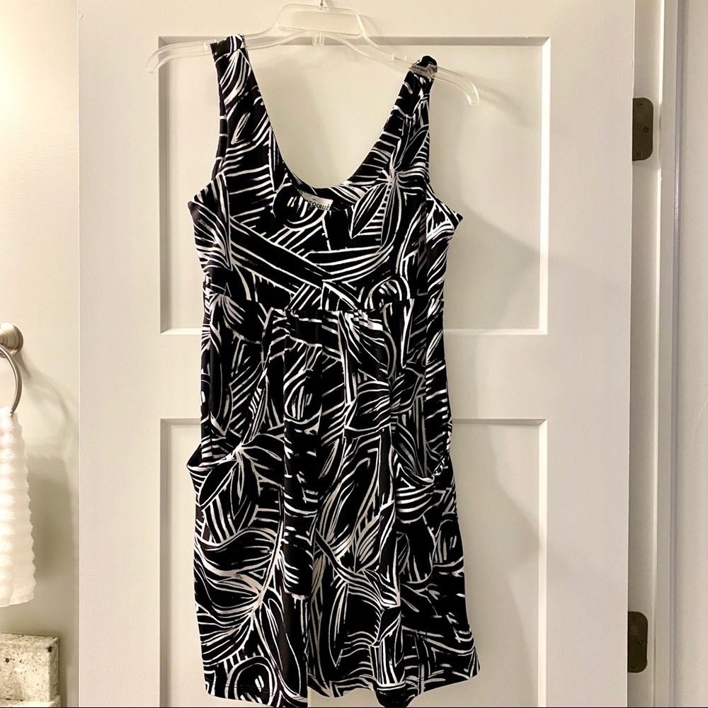 Women’s Dress / Swimsuit Cover